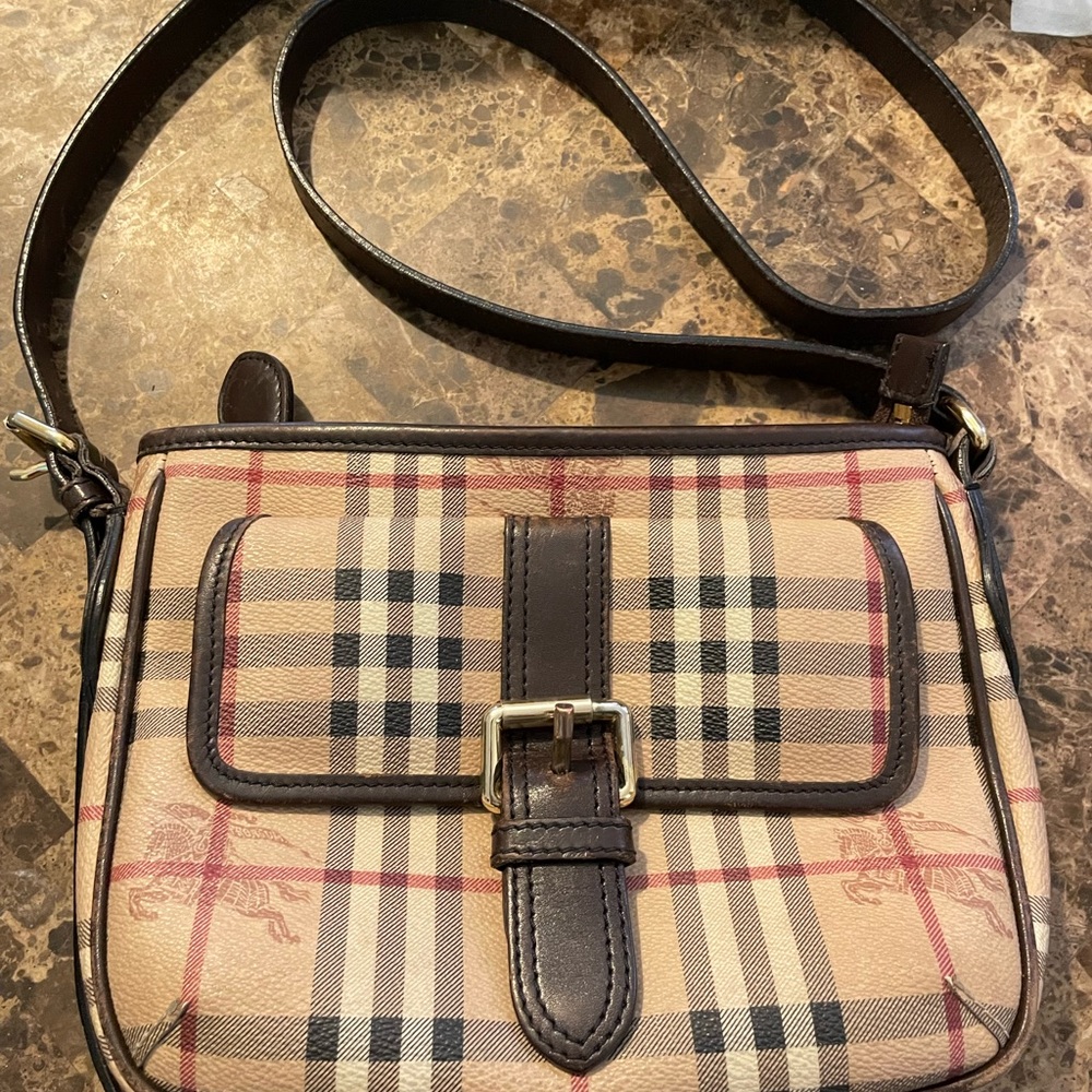 Burberry crossbody purse 100% Authentic